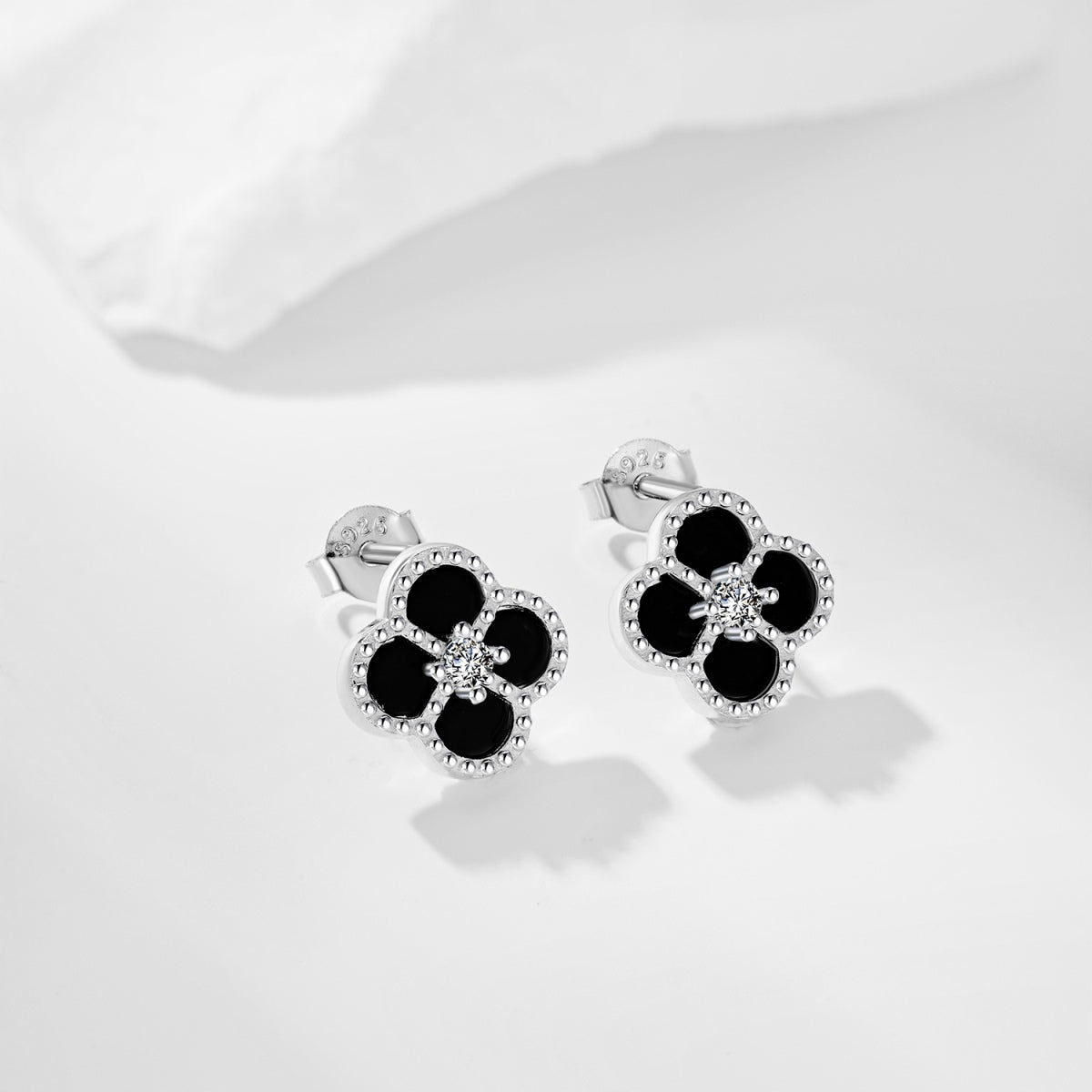 [Vivid Aurora]Four-Leaf Clover Flower Shape Exquisite Earrings