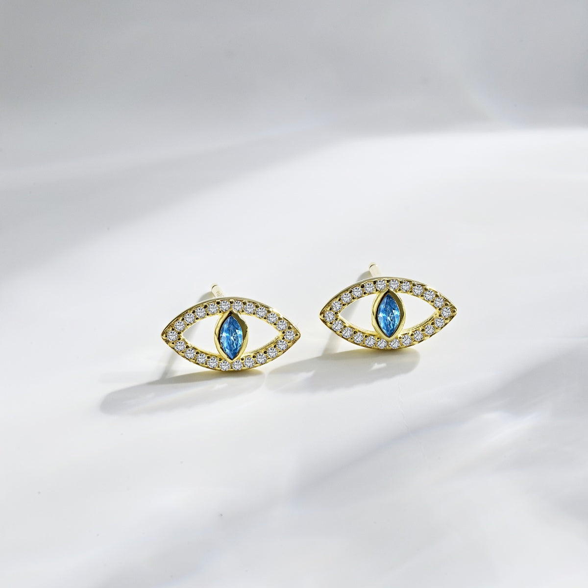 [Vivid Aurora]Blue Devil Eyes Hollow Stud Earrings