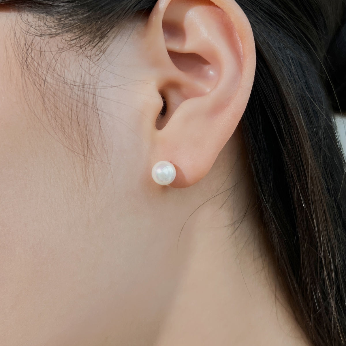 [Vivid Aurora]Delicate Pearl Earrings